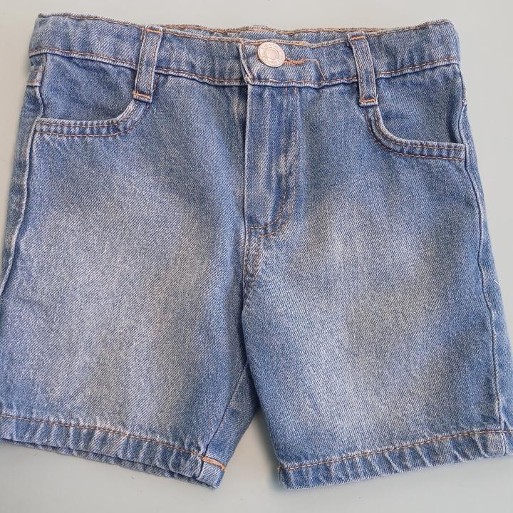 SET T-SHIRT AND SHORTS JEANS