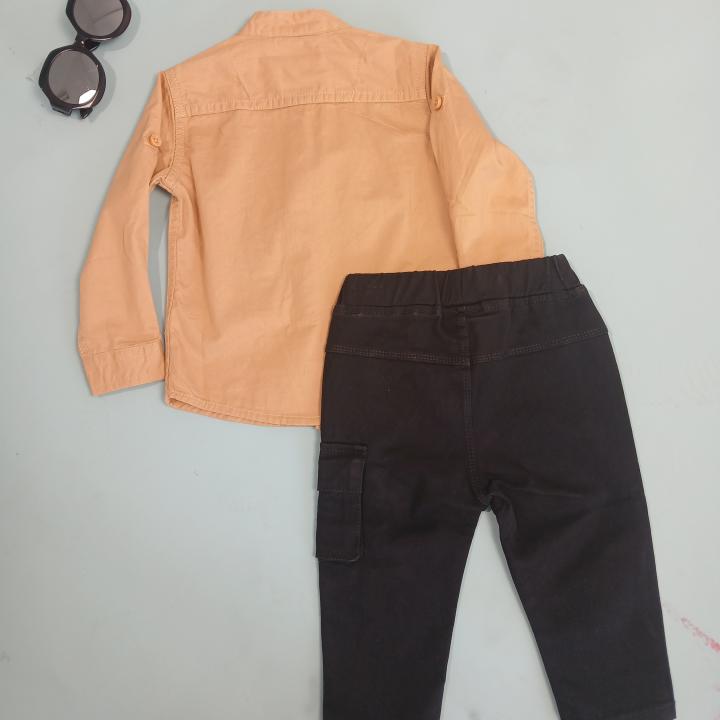 SET T-SHIRT AND PANTS