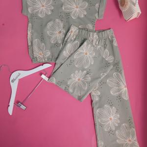 SET T-SHIRT AND PANTS