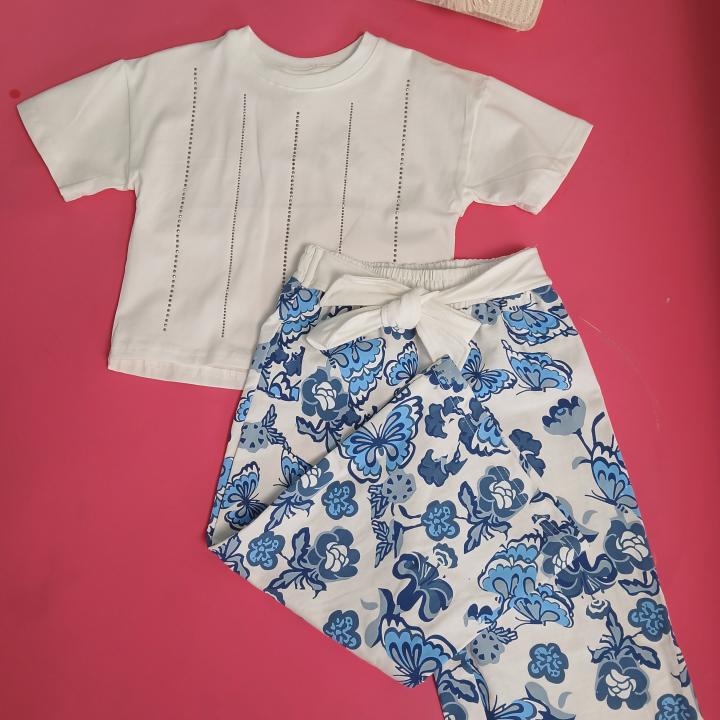 SET T-SHIRT AND PANTS