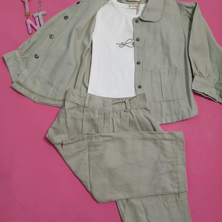 SET SHIRTS AND T-SHIRTS AND PANTS