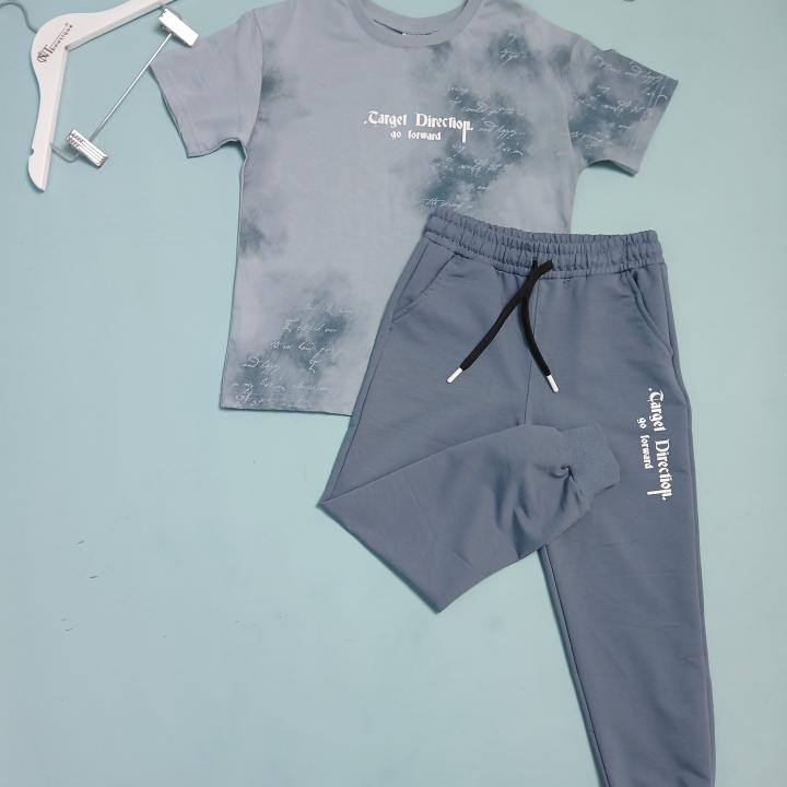 SET T-SHIRTS AND PANTS