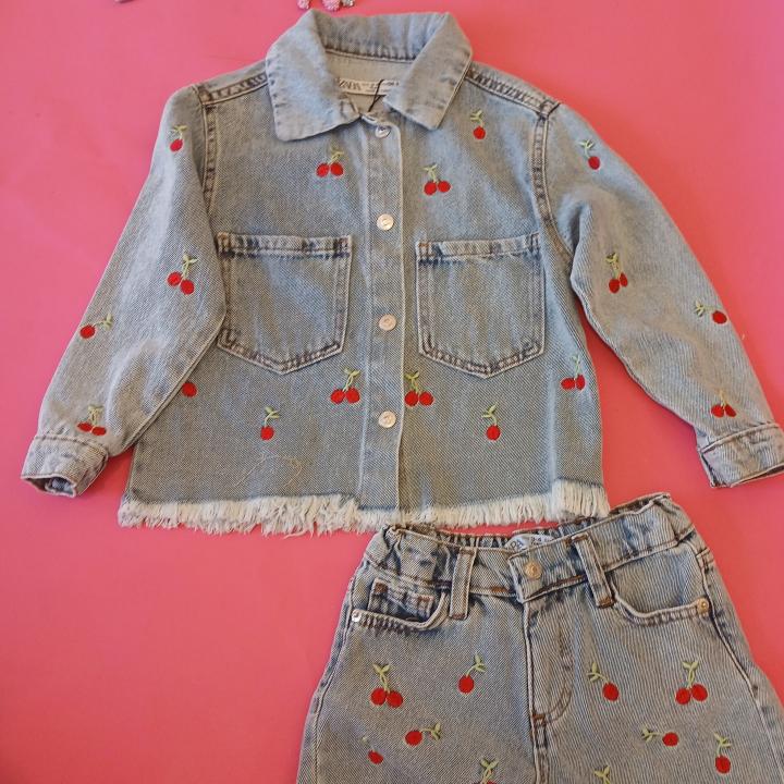 SET JACKETS AND SHORTS