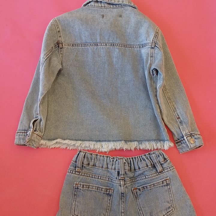 SET JACKETS AND SHORTS