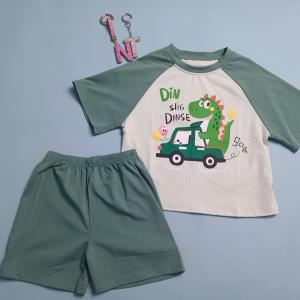 SET T-SHIRTS AND SHORTS