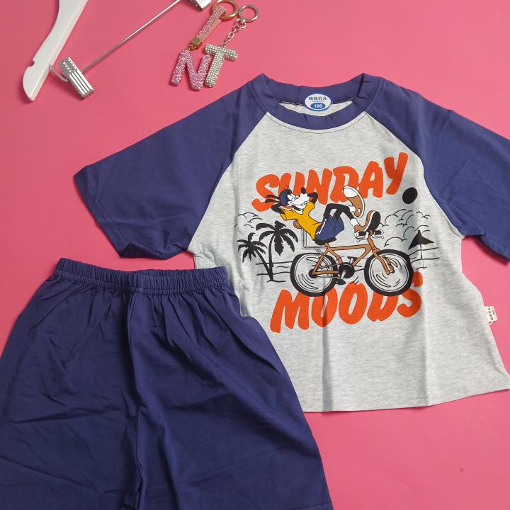 SET T-SHIRTS AND SHORTS